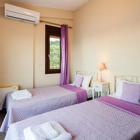 Armonia - Beachfront Majestic Retreat 度假居 *