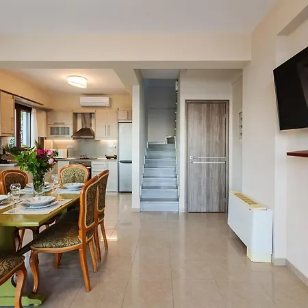 Armonia - Beachfront Majestic Retreat