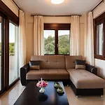 Armonia - Beachfront Majestic Retreat *
