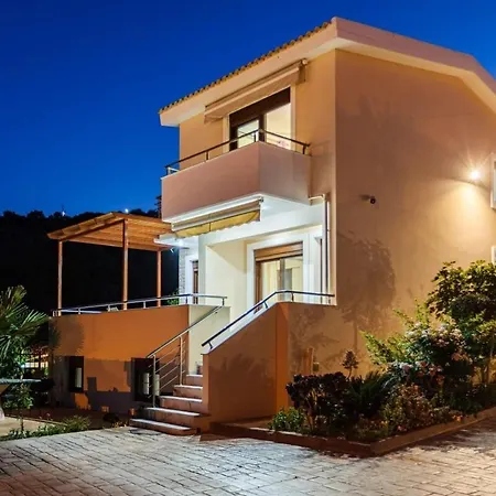 Armonia - Beachfront Majestic Retreat Holiday home Petalidi
