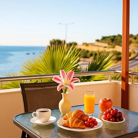 Armonia - Beachfront Majestic Retreat Tatil Evi