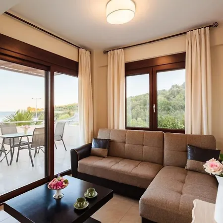 Armonia - Beachfront Majestic Retreat Vakantiehuis *
