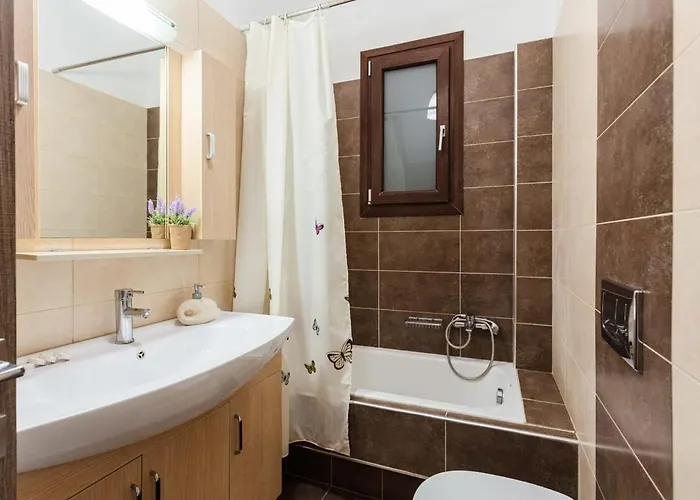 Armonia - Beachfront Majestic Retreat