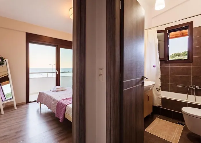 Armonia - Beachfront Majestic Retreat Πεταλίδι