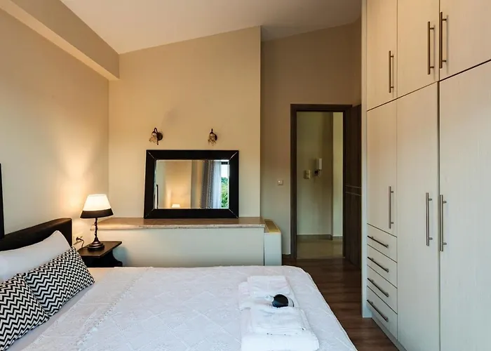 Armonia - Beachfront Majestic Retreat * Πεταλίδι