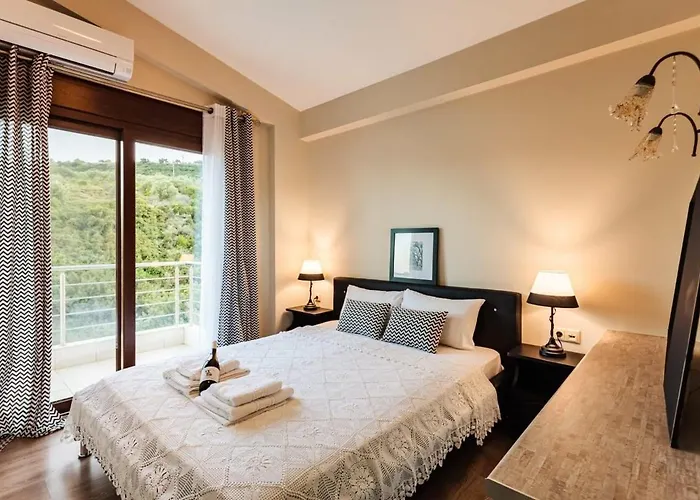 Armonia - Beachfront Majestic Retreat Petalídhion