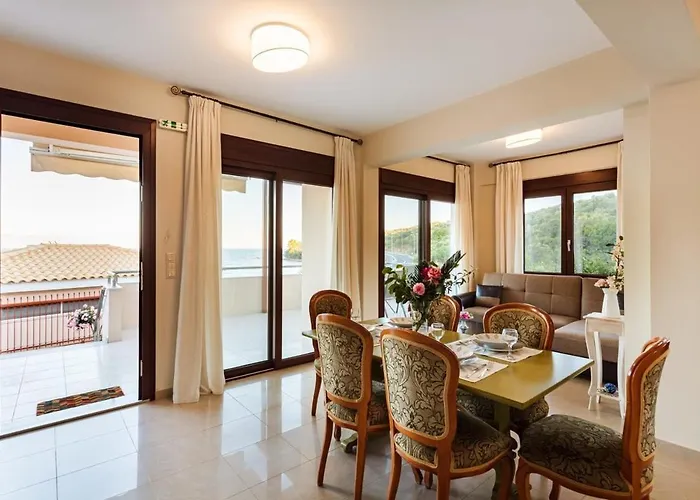 Armonia - Beachfront Majestic Retreat *